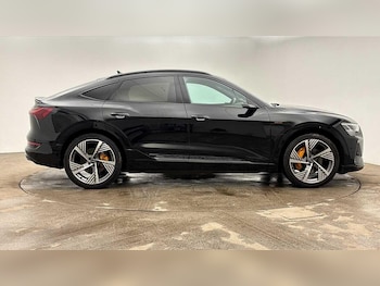 Used Audi e-tron 2022 for sale - 77680172: Photo