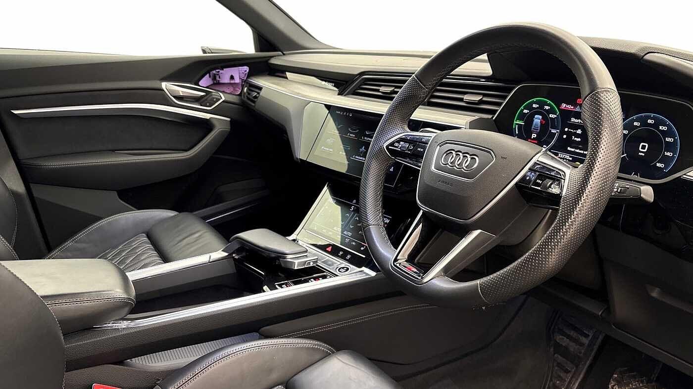 Used Audi e-tron 2022 for sale - 77680172: Photo 6