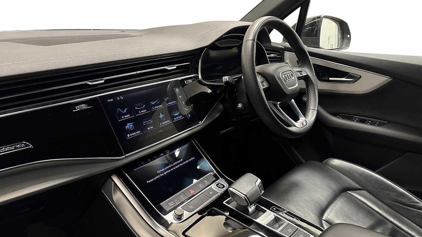 Used Audi Q7 2023 for sale - 77138840: Photo 2