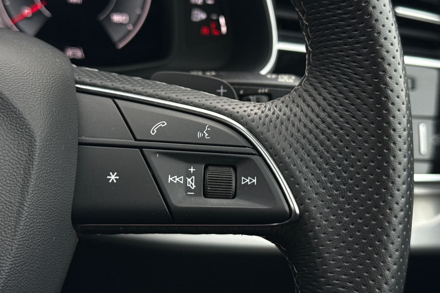 Used Audi Q8 2023 for sale - 78177651: Photo 37