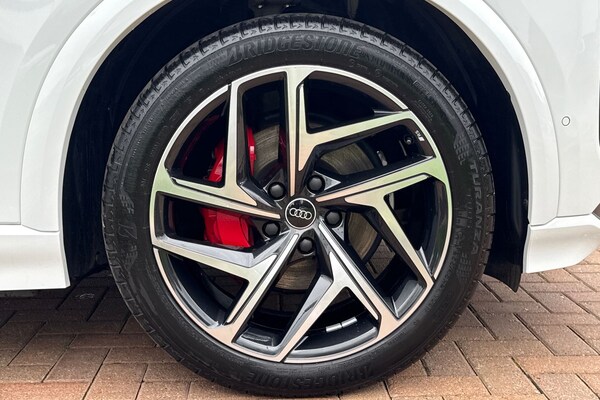 Used Audi Q6 e-tron 2025 for sale - 76316607: Photo 11