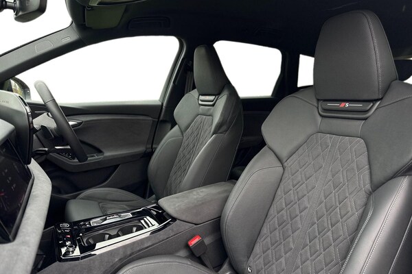 Used Audi Q6 e-tron 2025 for sale - 76316607: Photo 16