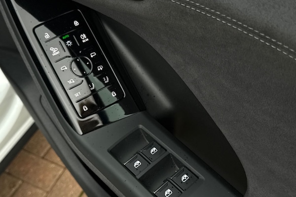 Used Audi Q6 e-tron 2025 for sale - 76316607: Photo 46