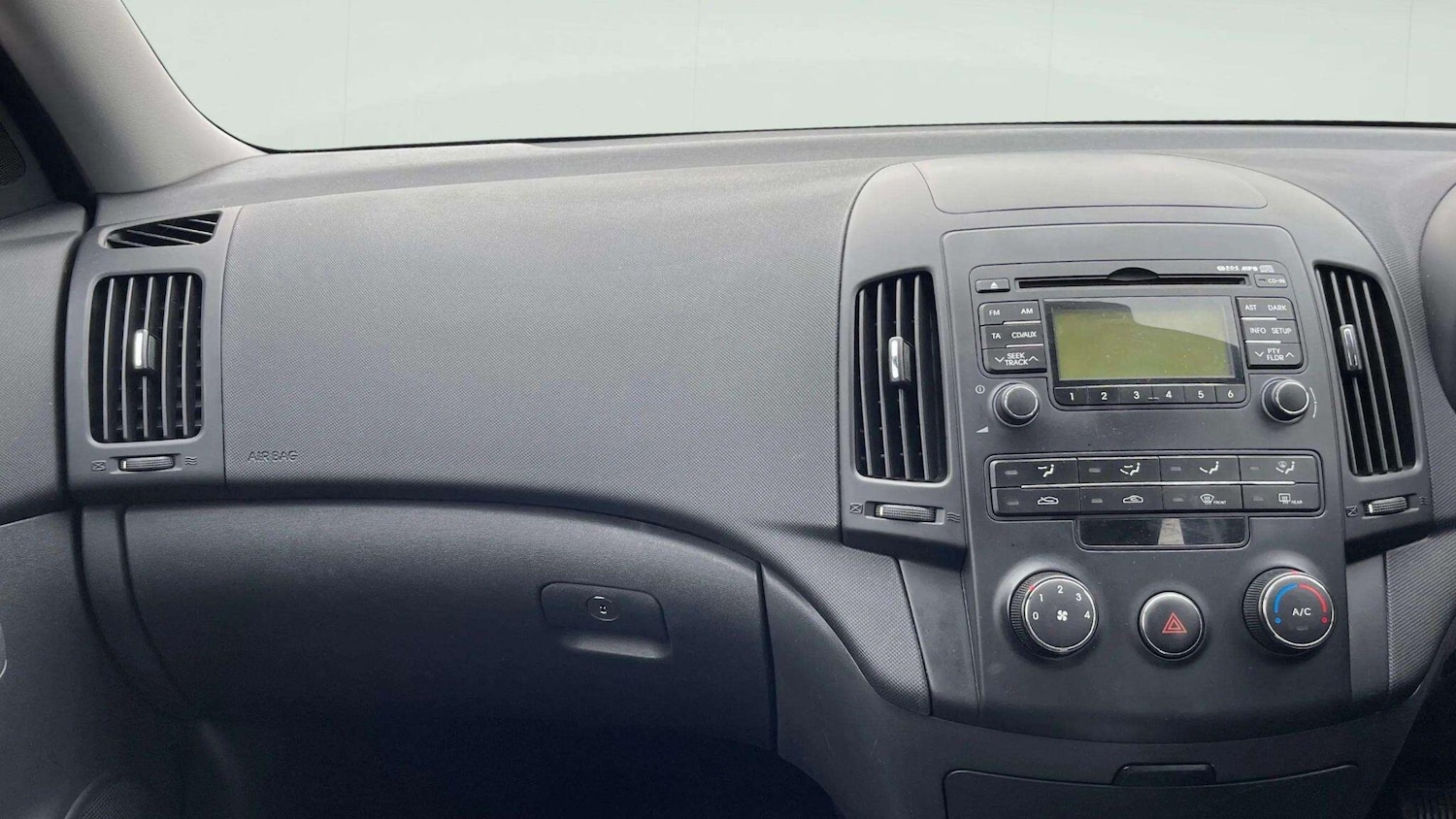 Used Hyundai i30 2011 for sale - 78170789: Photo 17