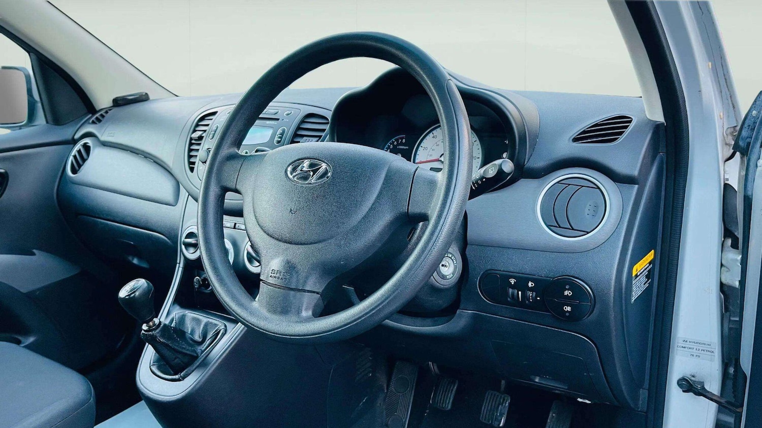 Used Hyundai i10 2010 for sale - 78086402: Photo 30