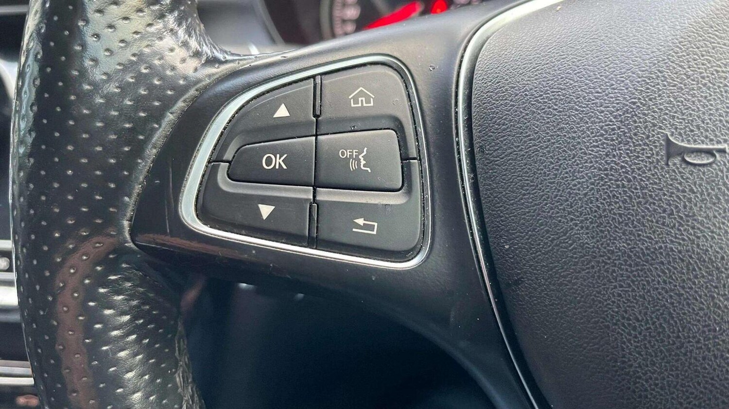 Used Mercedes-Benz C Class 2014 for sale - 78070532: Photo 31