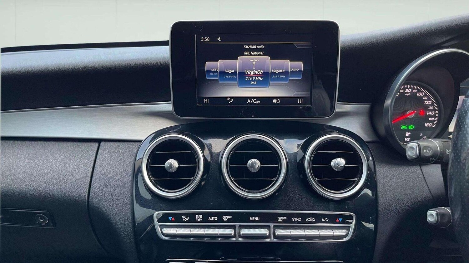 Used Mercedes-Benz C Class 2014 for sale - 78070532: Photo 37