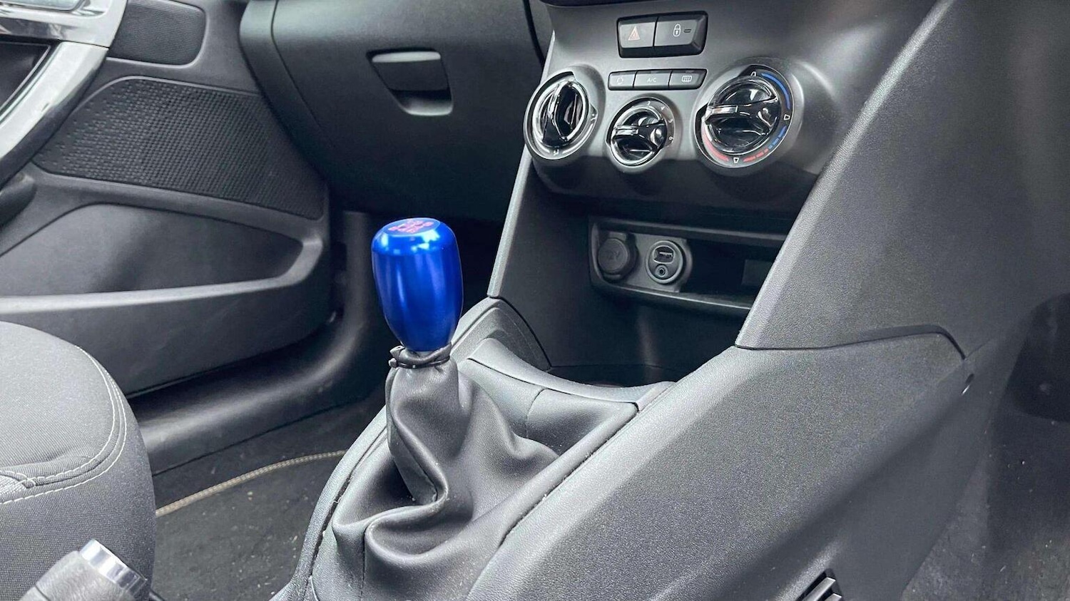 Used Peugeot 208 2016 for sale - 78070315: Photo 10