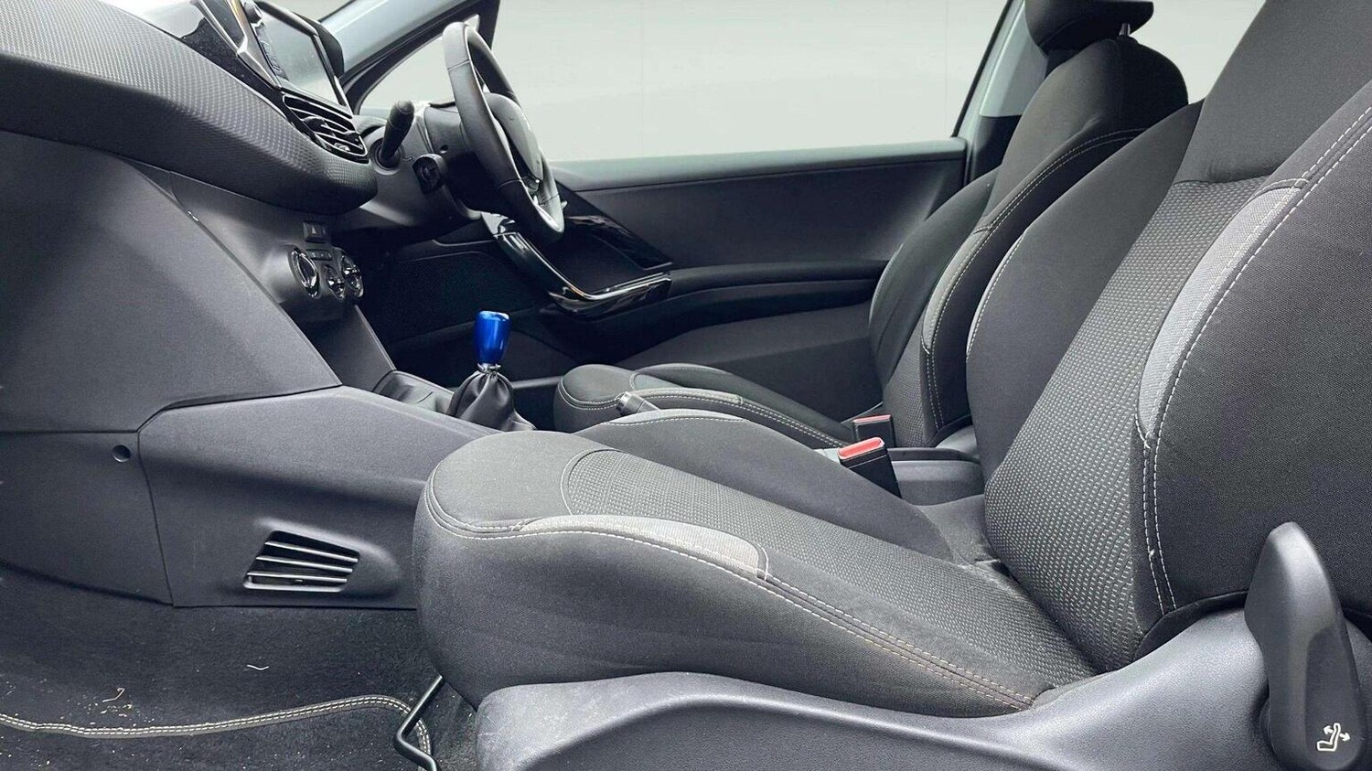 Used Peugeot 208 2016 for sale - 78070315: Photo 32