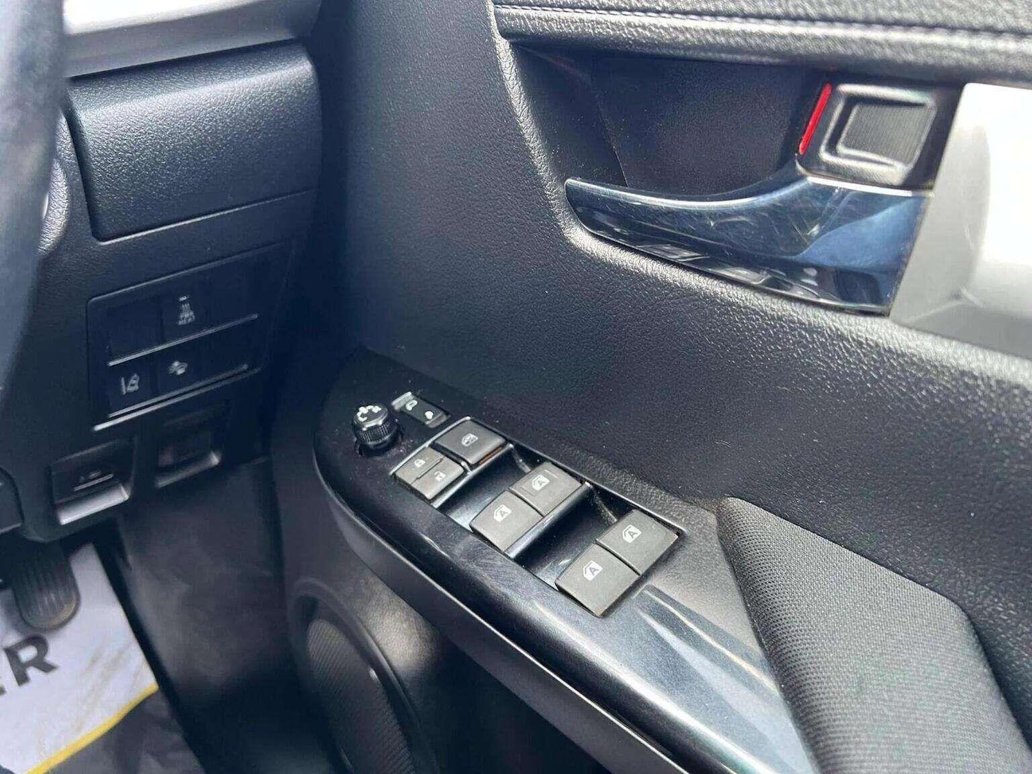 Used Toyota Hilux 2018 for sale - 78070593: Photo 27