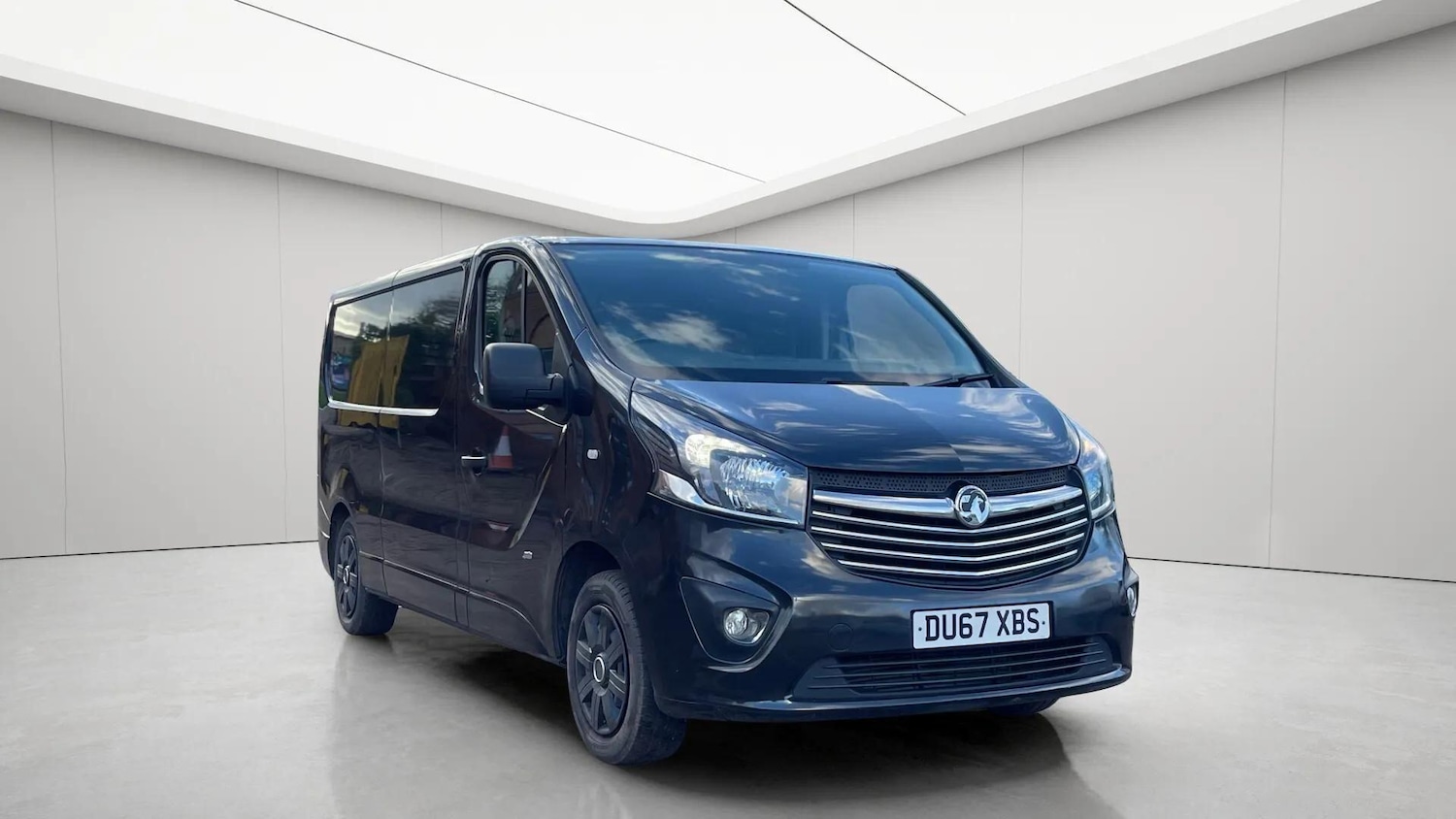 Used Vauxhall Vivaro 2017 for sale - 78086164: Photo 1