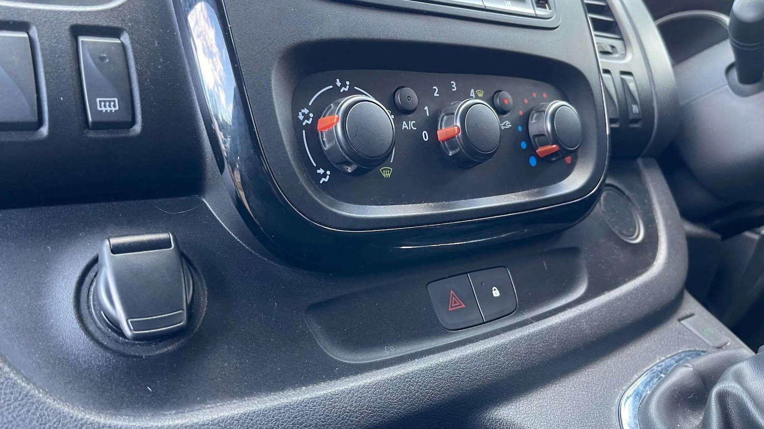 Used Vauxhall Vivaro 2017 for sale - 78086164: Photo 16