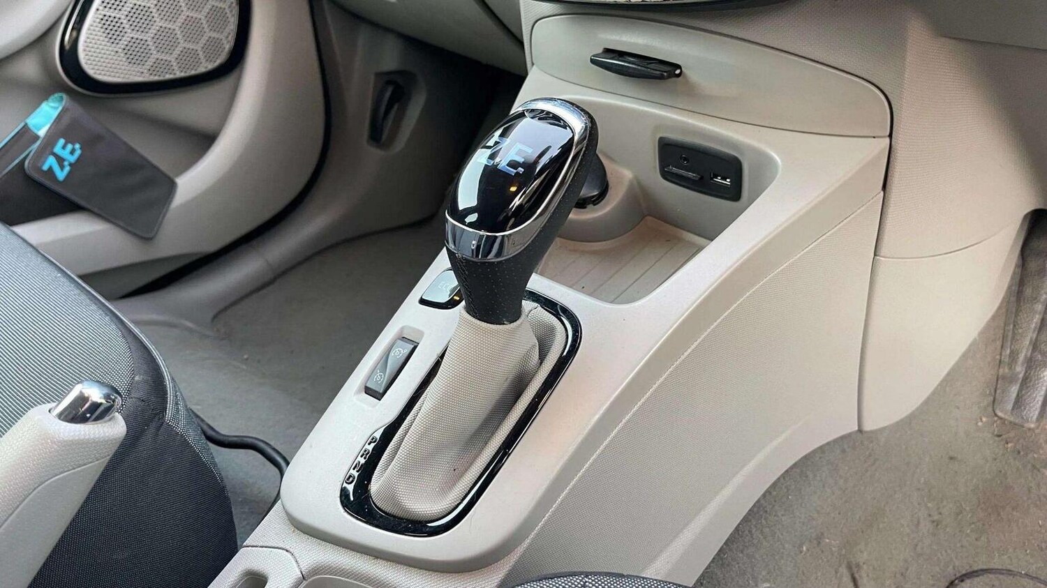 Used Renault Zoe 2014 for sale - 78070523: Photo 11