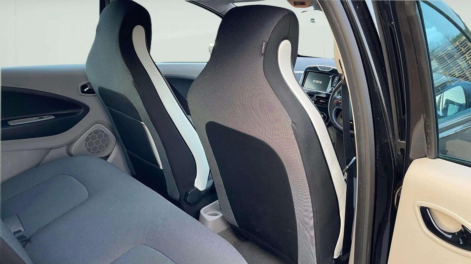 Used Renault Zoe 2014 for sale - 78070523: Photo 16