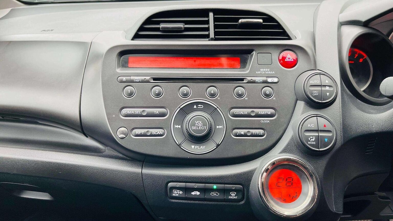 Used Honda Jazz 2015 for sale - 78070364: Photo 20