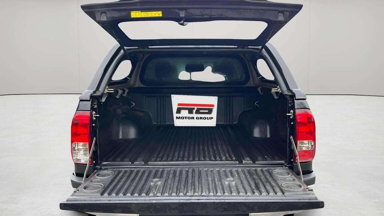 Used Toyota Hilux 2018 for sale - 78070513: Photo 28