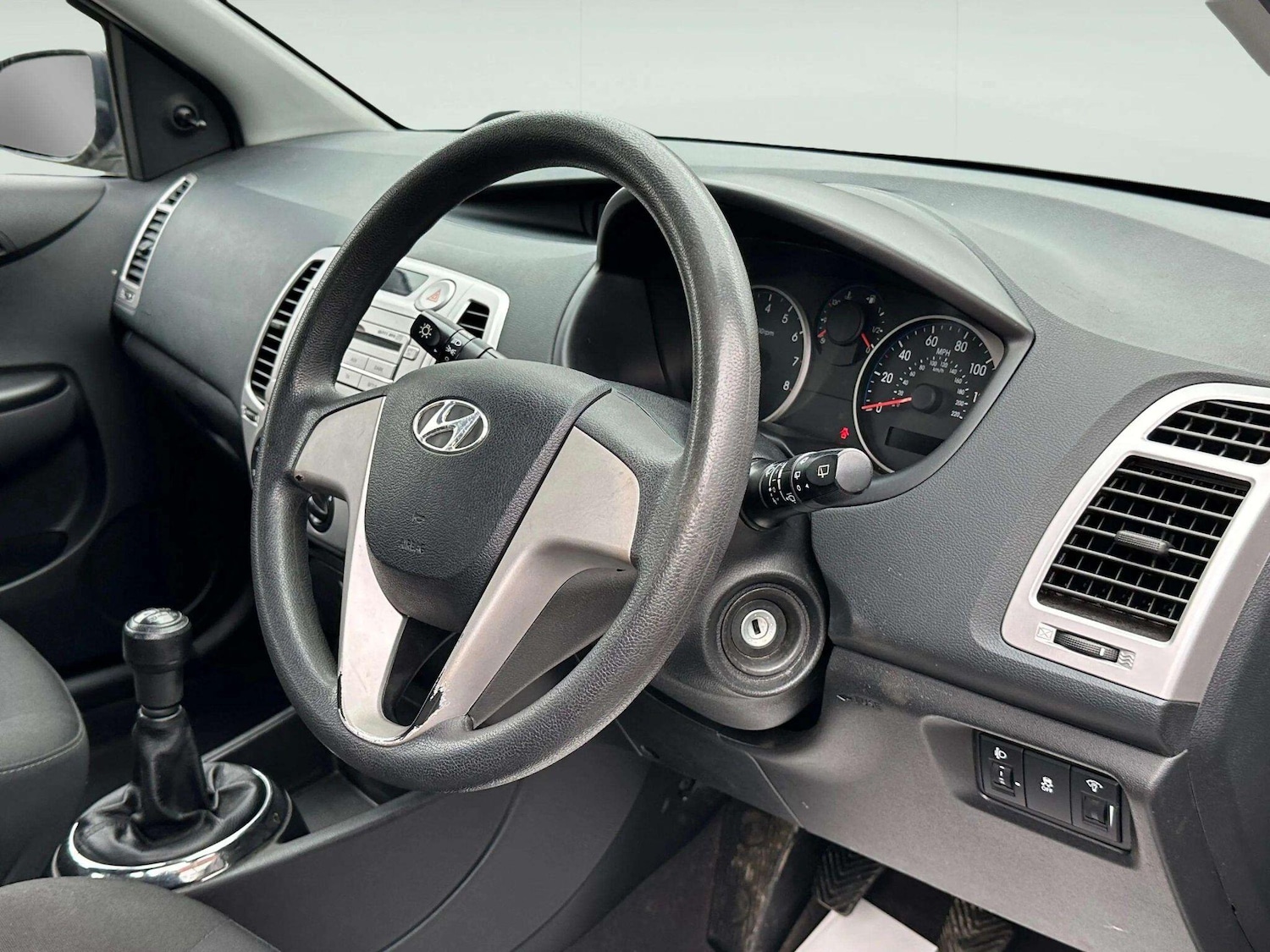 Used Hyundai i20 2012 for sale - 78171101: Photo 4