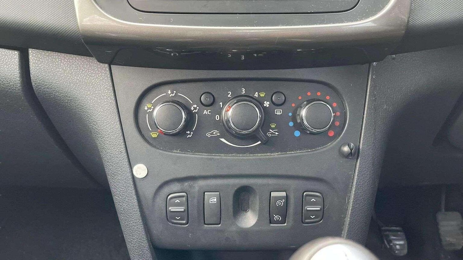 Used Dacia Sandero Stepway 2014 for sale - 78070429: Photo 19