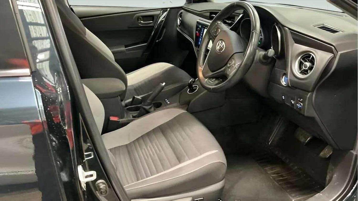 Used Toyota Auris 2017 for sale - 78070559: Photo 4