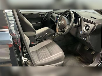 Used Toyota Auris 2017 for sale - 78070559: Photo