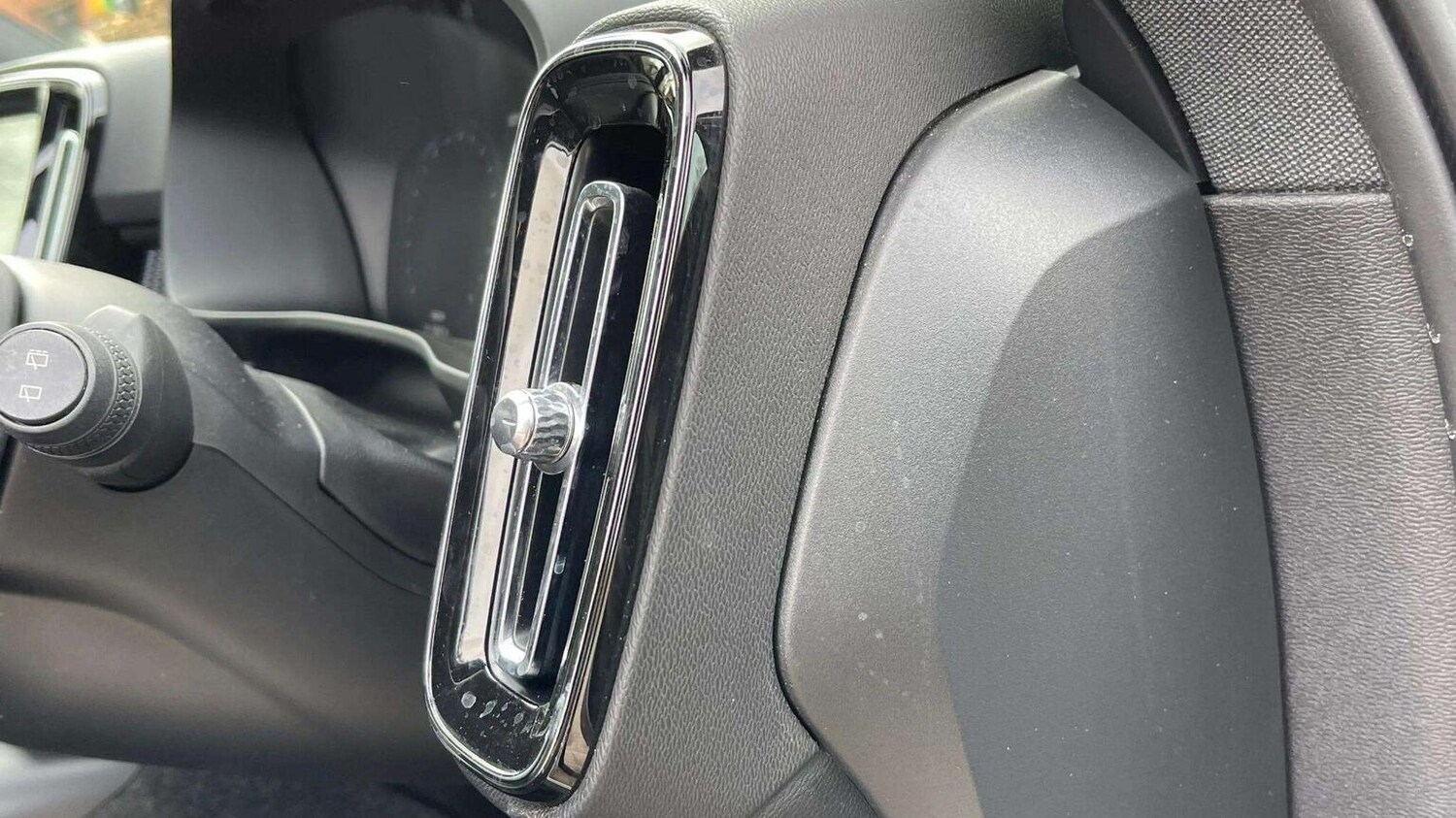 Used Volvo XC40 2018 for sale - 78070558: Photo 30