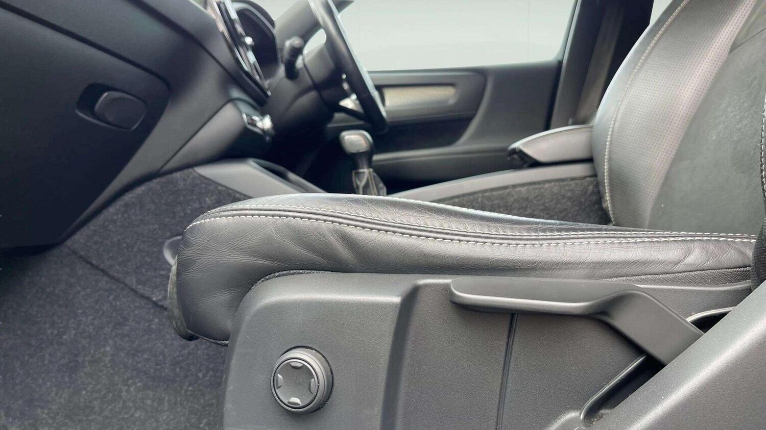 Used Volvo XC40 2018 for sale - 78070558: Photo 43