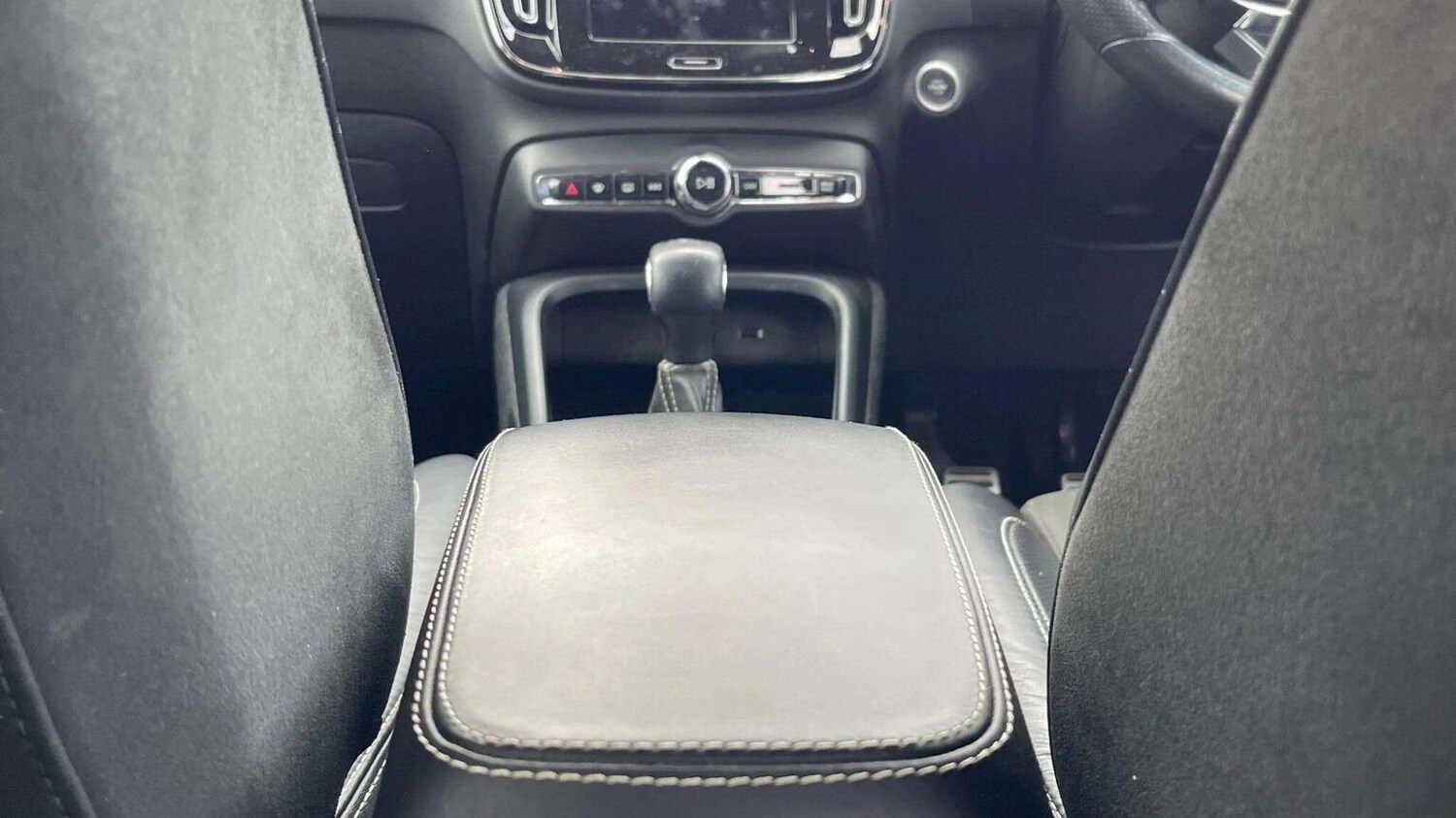 Used Volvo XC40 2018 for sale - 78070558: Photo 44