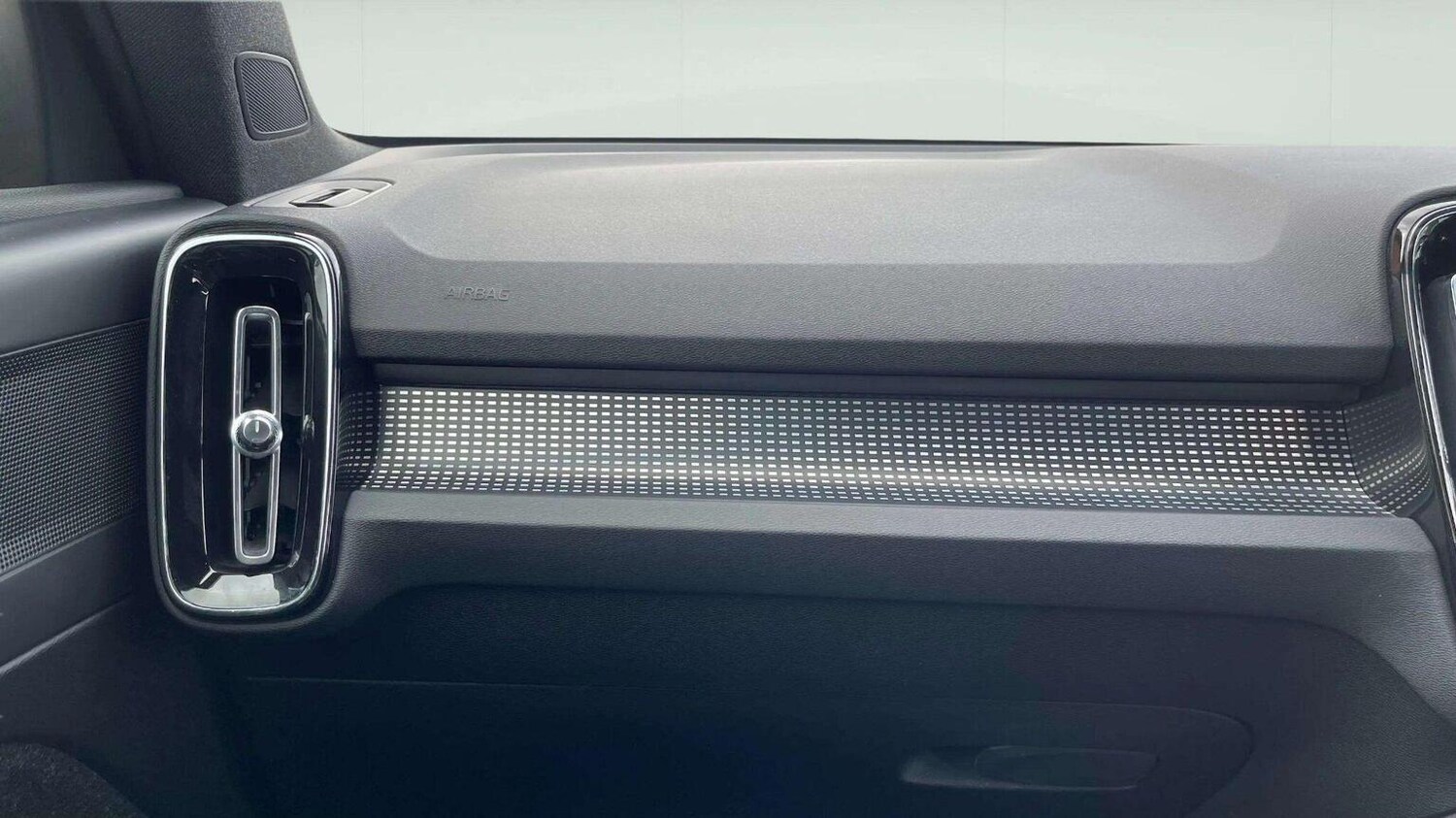 Used Volvo XC40 2018 for sale - 78070558: Photo 50