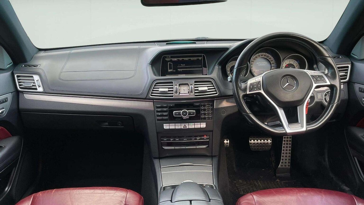 Used Mercedes-Benz E Class 2014 for sale - 78070379: Photo 9