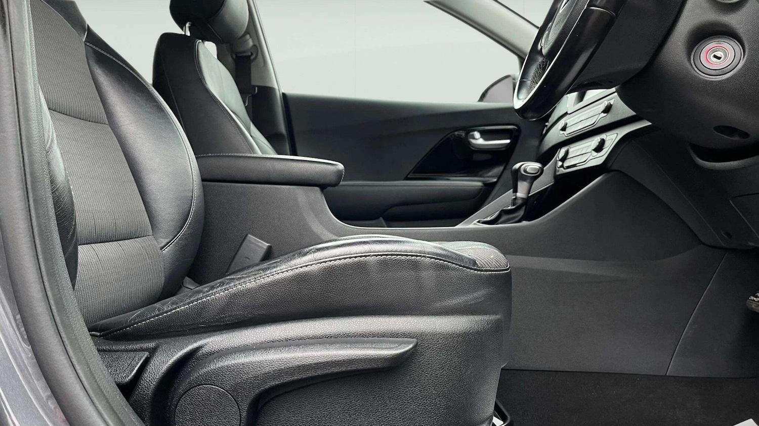 Used Kia Niro 2018 for sale - 78086786: Photo 45