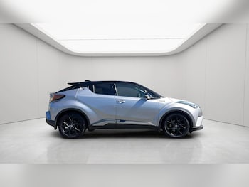 Used Toyota C-HR 2017 for sale - 78429452: Photo