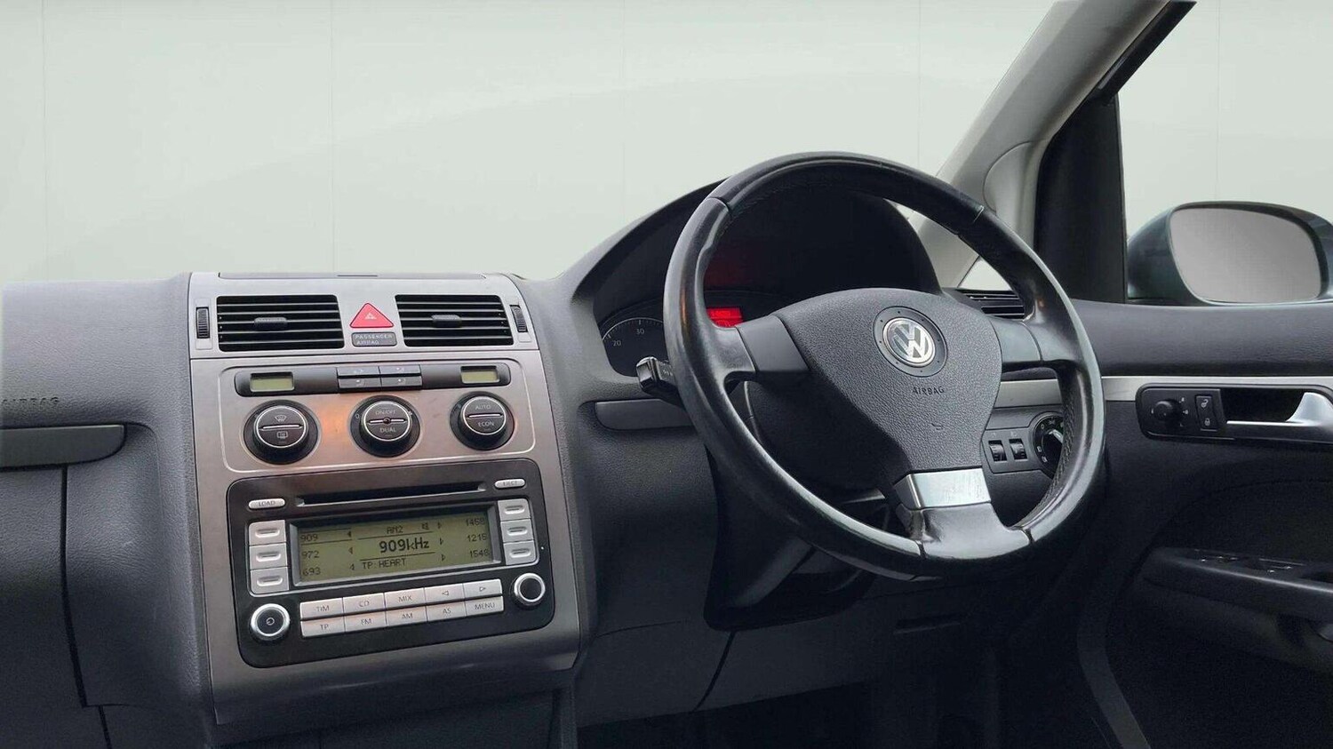 Used Volkswagen Touran 2007 for sale - 78070327: Photo 18