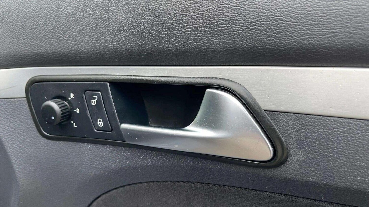 Used Volkswagen Touran 2007 for sale - 78070327: Photo 39