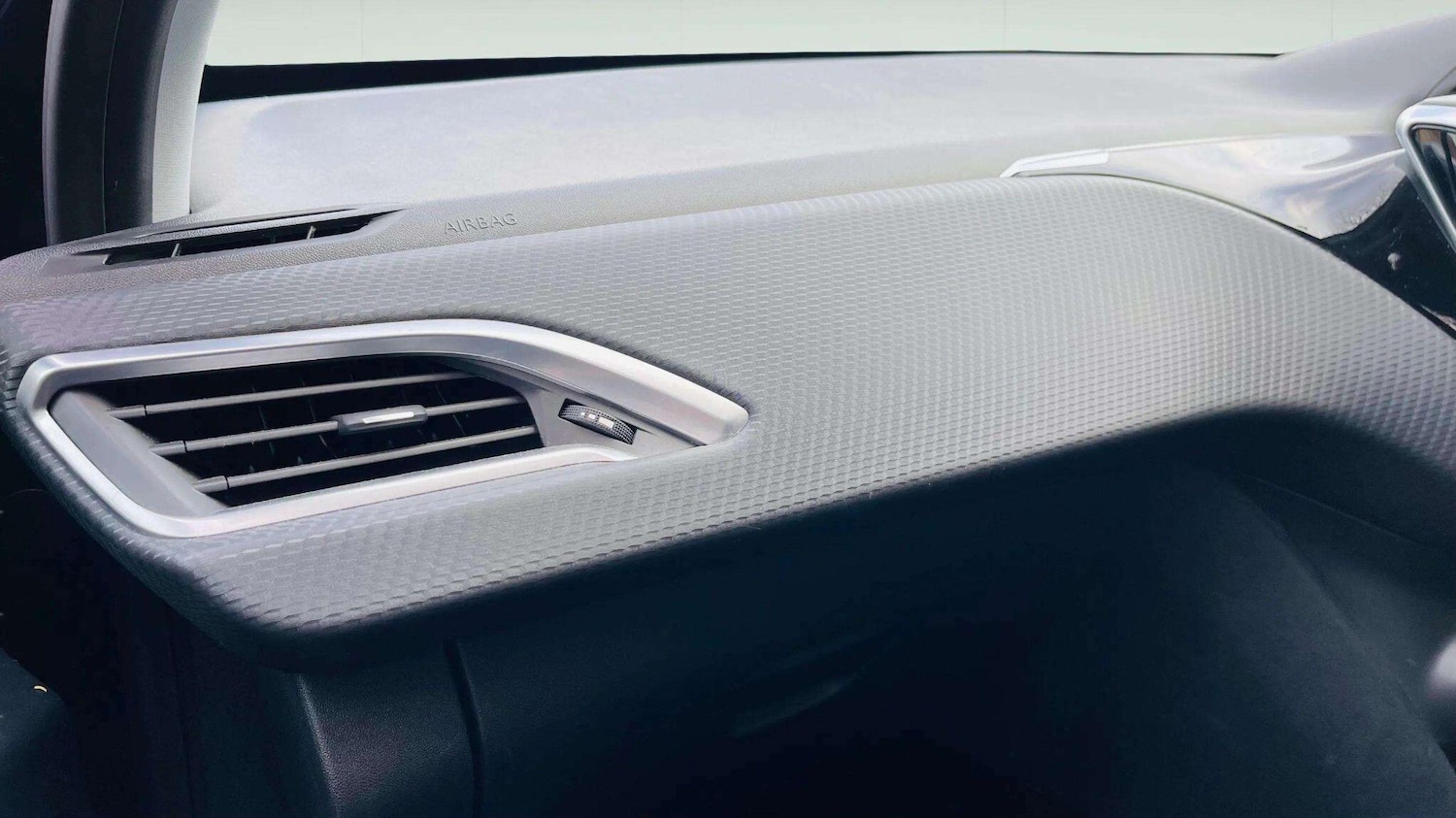 Used Peugeot 208 2016 for sale - 78087189: Photo 36