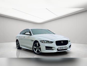 Used Jaguar XE 2018 for sale - 79247947: Photo