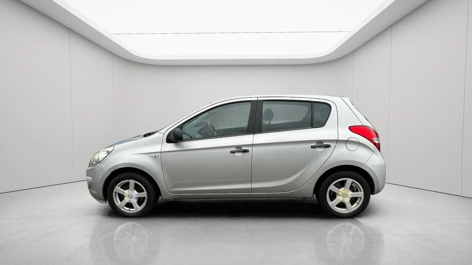 Used Hyundai i20 2012 for sale - 78070324: Photo 2