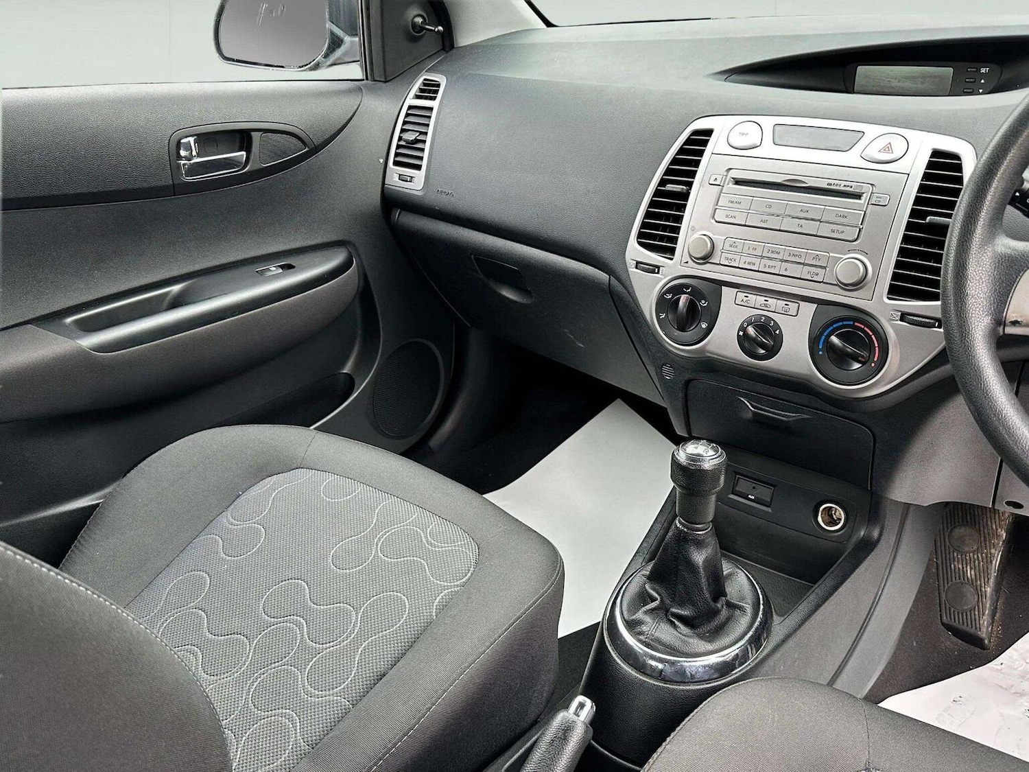 Used Hyundai i20 2012 for sale - 78070324: Photo 5