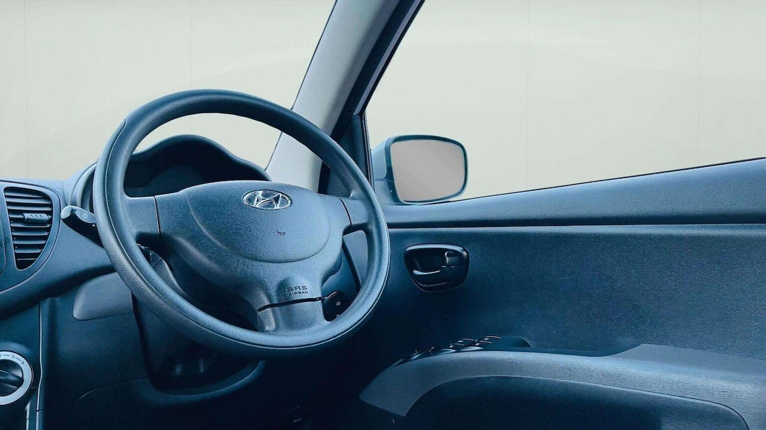 Used Hyundai i10 2010 for sale - 78070344: Photo 12