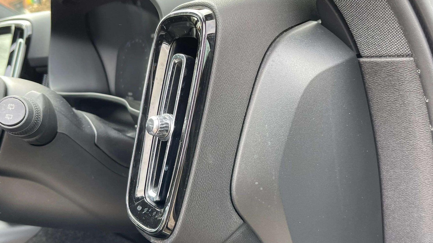 Used Volvo XC40 2018 for sale - 78086150: Photo 30