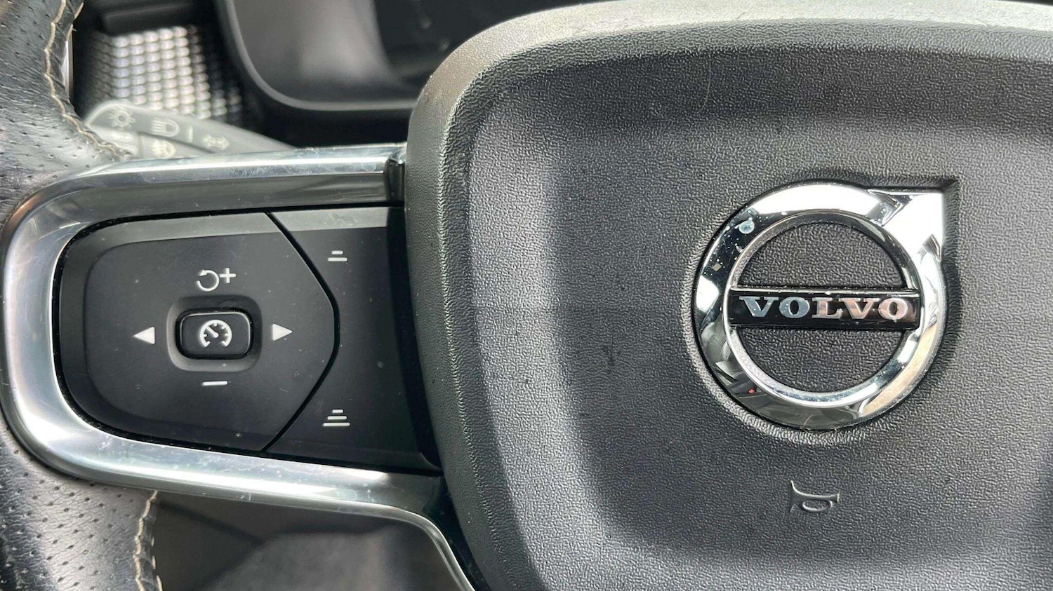 Used Volvo XC40 2018 for sale - 78086150: Photo 32