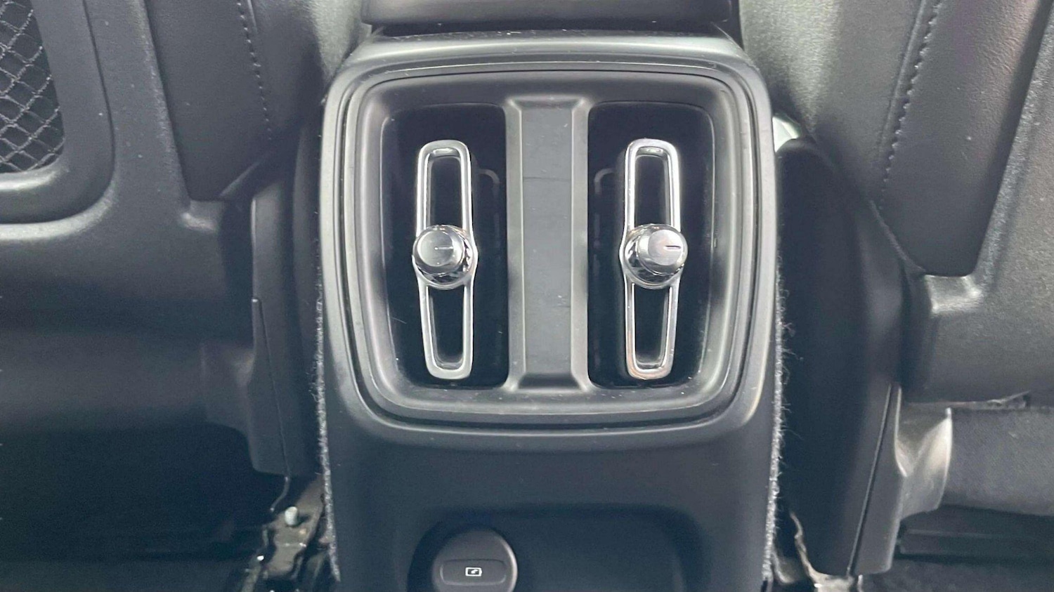 Used Volvo XC40 2018 for sale - 78086150: Photo 33