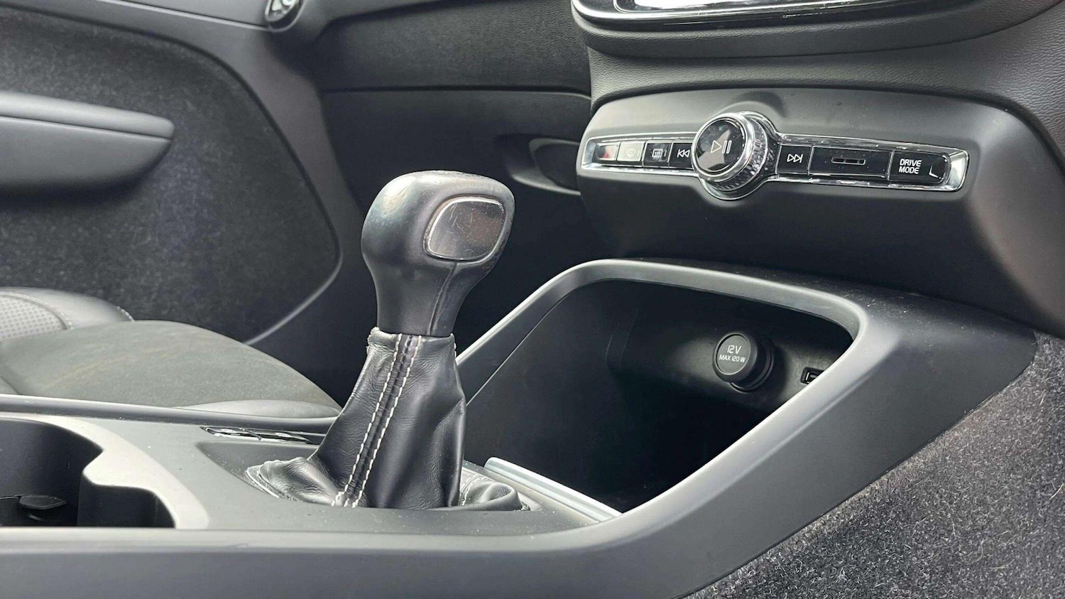 Used Volvo XC40 2018 for sale - 78086150: Photo 6