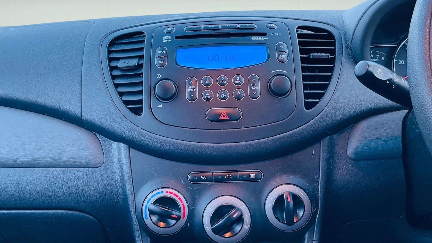 Used Hyundai i10 2013 for sale - 78085924: Photo 10