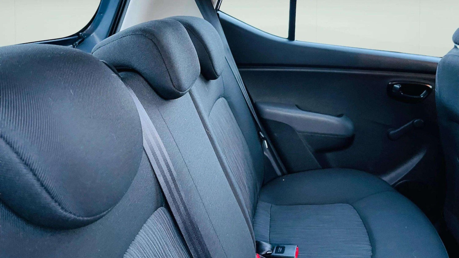 Used Hyundai i10 2013 for sale - 78085924: Photo 24