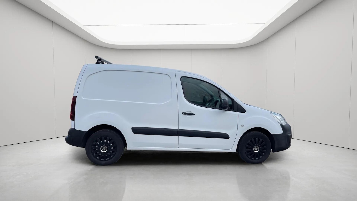 Used Peugeot Partner 2017 for sale - 78171242: Photo 9