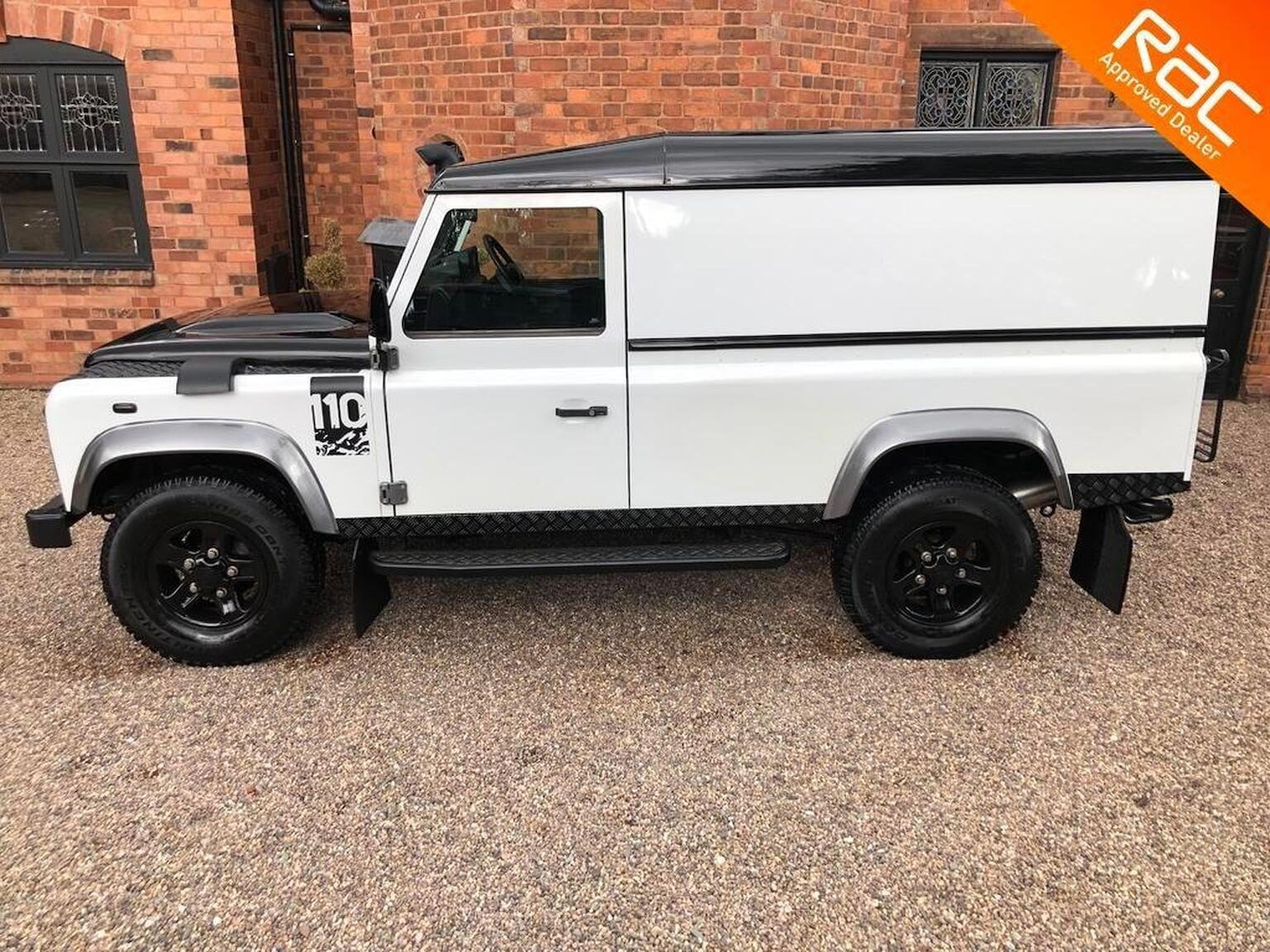 Used Land Rover Defender 2011 for sale - 77357245: Photo 12