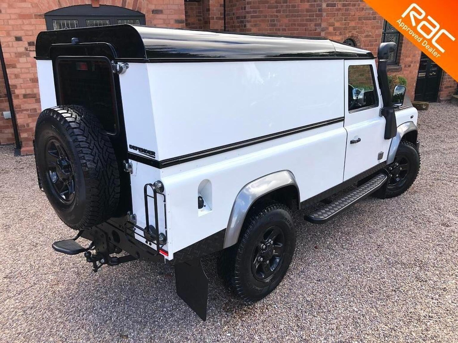 Used Land Rover Defender 2011 for sale - 77357245: Photo 17