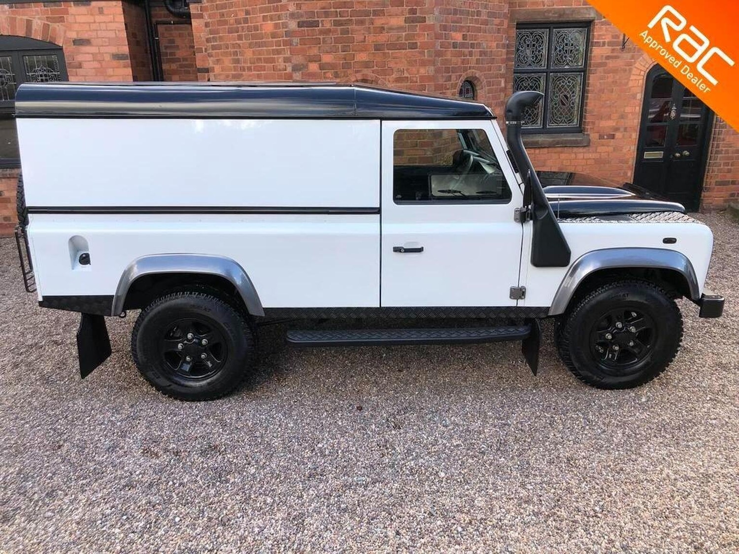 Used Land Rover Defender 2011 for sale - 77357245: Photo 18