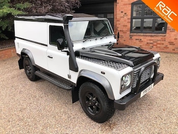 Land Rover Defender feature image
