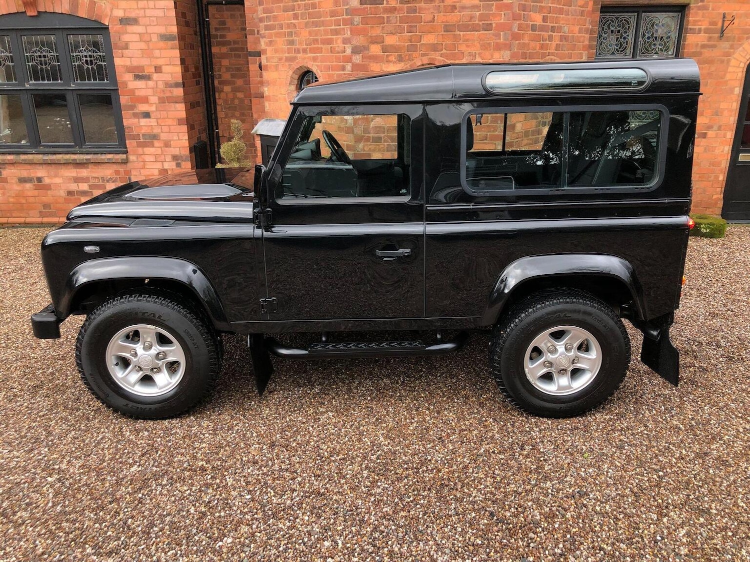 Used Land Rover Defender 90 2014 for sale - 77483671: Photo 16